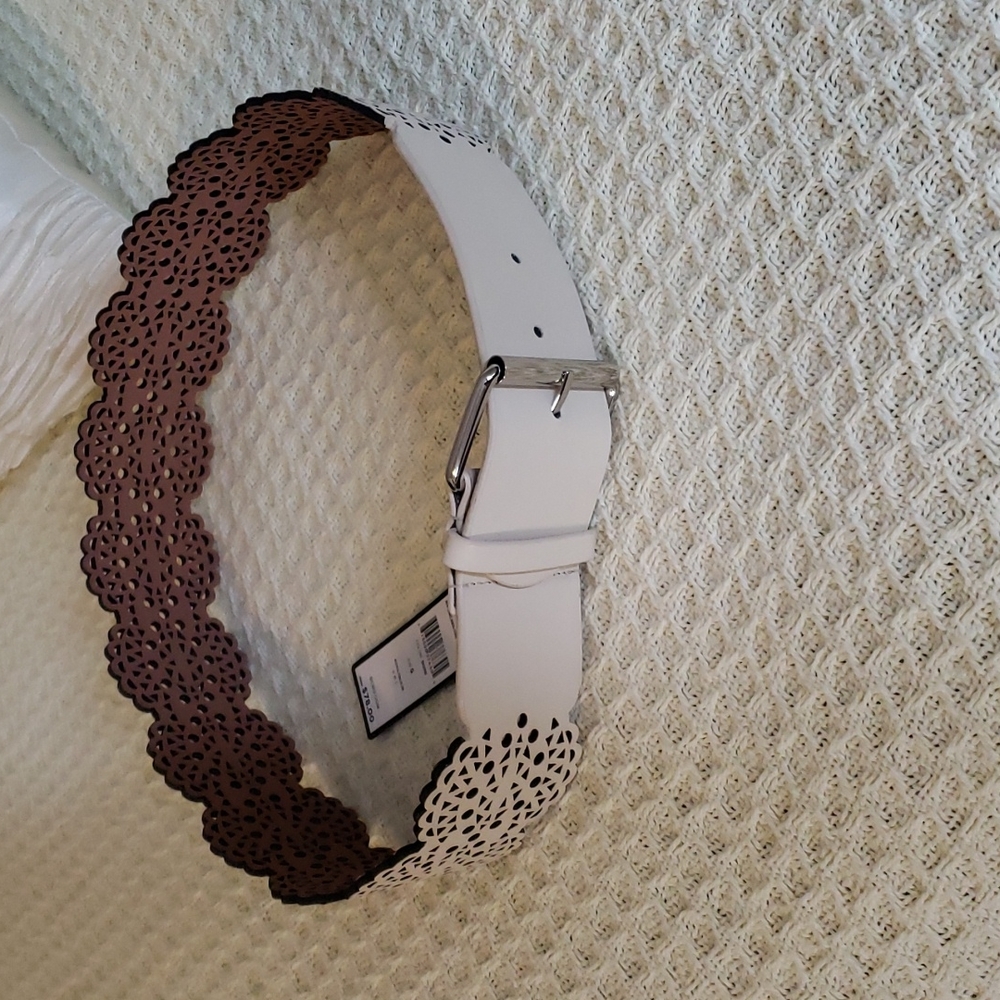 BCBGMaxAzria White Laser-Cut Floral Waist Belt